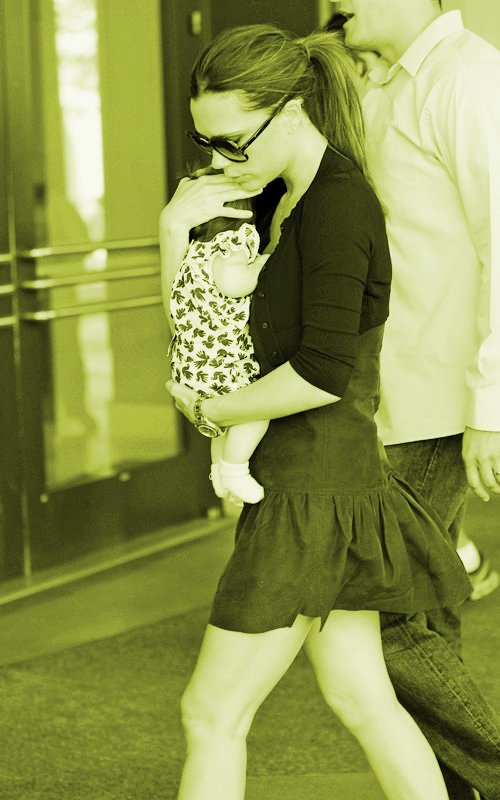 Victoria Beckham Has Done It  She Is Back To Size Zero!